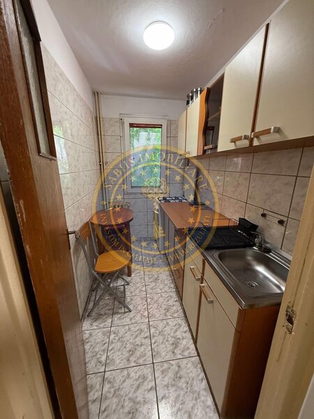 Romancierilor, 3 camere, bloc stradal, acces la metrou si Plaza Mall